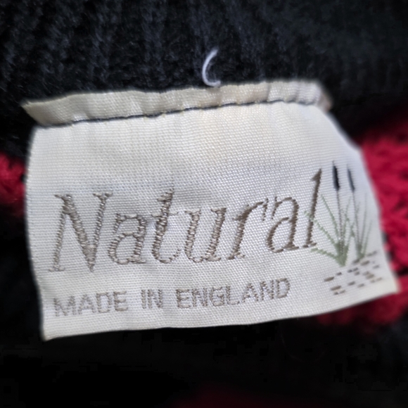 Black and Red Bear Sweater - Picture 3 of 4